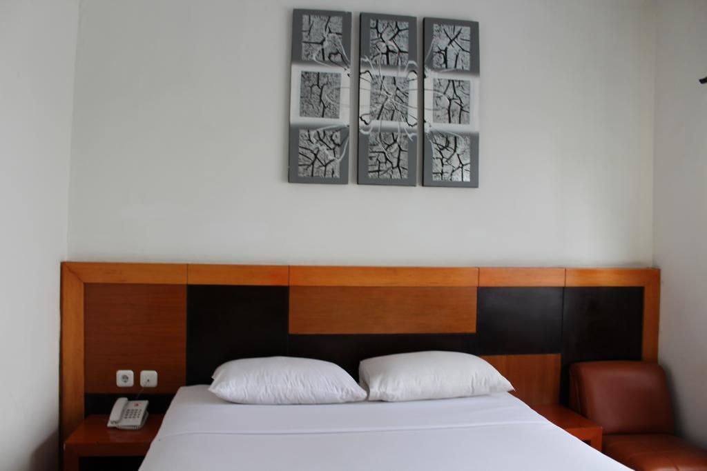 Hotel Grand Karawang Indah Exterior foto